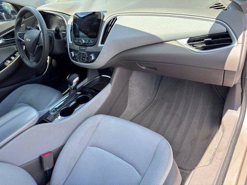 Used 2022 Chevrolet Malibu LT FWD image 11