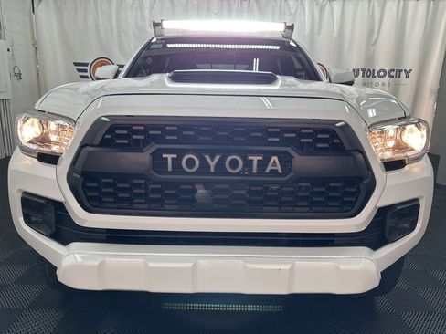 Used 2019 Toyota Tacoma TRD Pro image 3