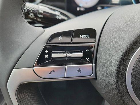 New 2025 Hyundai Elantra SEL image 18