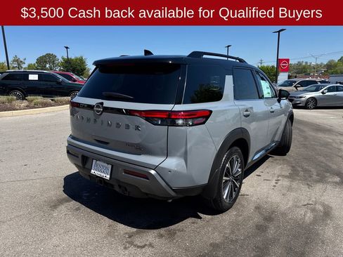 New 2026 Nissan Pathfinder Platinum AWD/4WD image 8