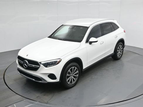 Used 2024 Mercedes-Benz GLC 300 image 35
