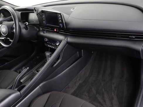 Used 2025 Hyundai Elantra Sport FWD image 20