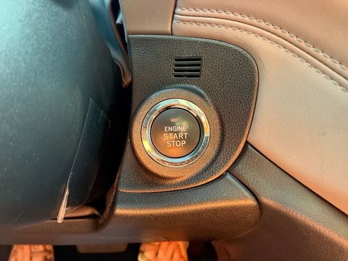 Used 2025 Subaru Outback Premium AWD/4WD image 17