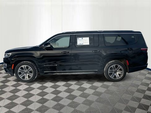 Used 2024 Jeep Wagoneer L Series II w/ Flexible Seating Group image 2