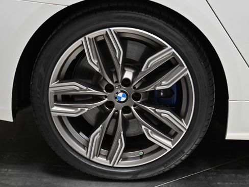 Used 2022 BMW M760i xDrive w/ Luxury Rear Seating Package image 59