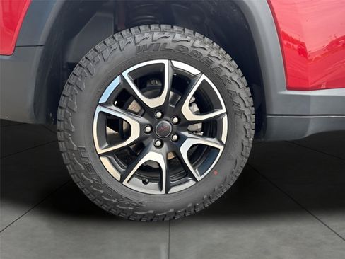 Used 2025 Jeep Compass Trailhawk AWD/4WD image 38