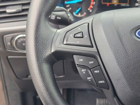 Used 2019 Ford Edge SE image 27