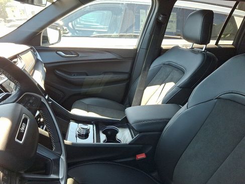 New 2025 Jeep Grand Cherokee Altitude image 5