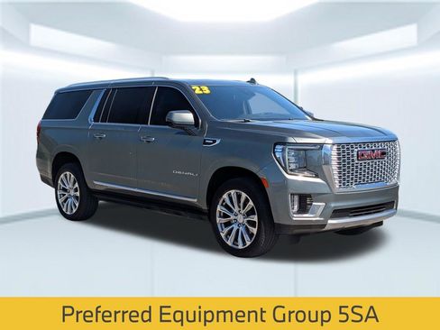 Used 2023 GMC Yukon XL Denali image 4