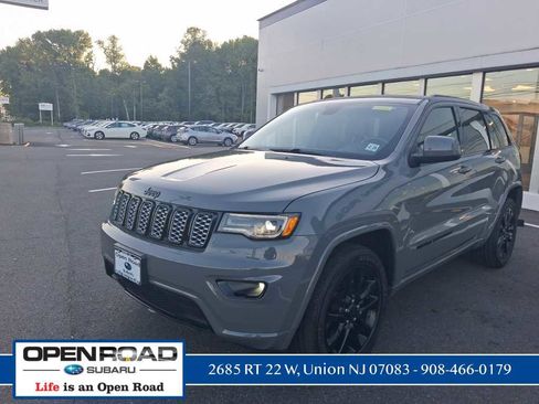 Used 2020 Jeep Grand Cherokee Altitude AWD/4WD image 3