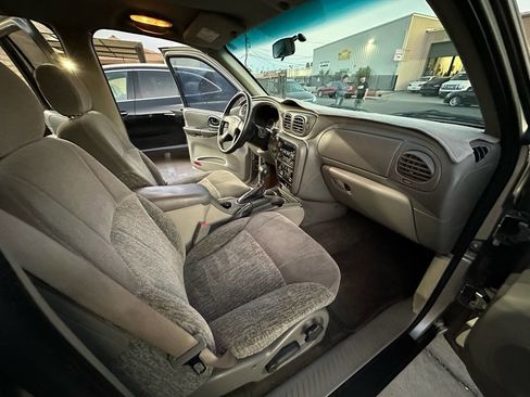 Used 2002 Chevrolet TrailBlazer LS w/ Preferred Equipment Group image 10