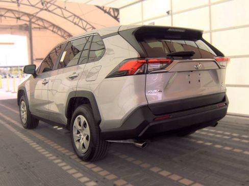 Used 2023 Toyota RAV4 LE AWD/4WD image 4