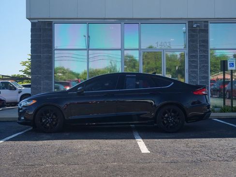 Used 2019 Ford Fusion SE w/ Equipment Group 151A FWD image 5