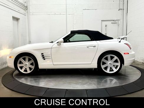 Used 2005 Chrysler Crossfire Limited RWD image 6