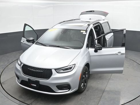 New 2026 Chrysler Pacifica Select w/ S Appearance Package AWD/4WD image 49