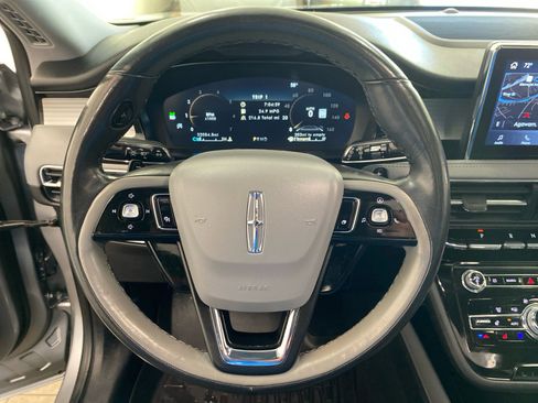 Certified 2022 Lincoln Corsair Reserve w/ Equipment Group 201A image 17