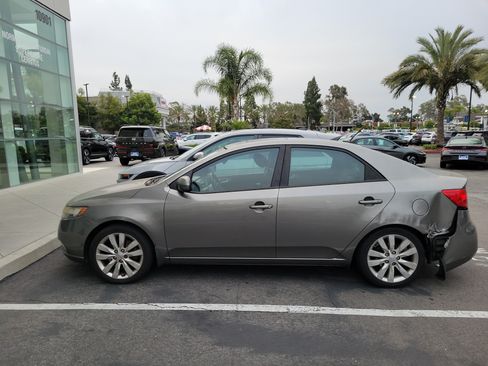 Used 2012 Kia Forte SX w/ Leather Pkg FWD image 2