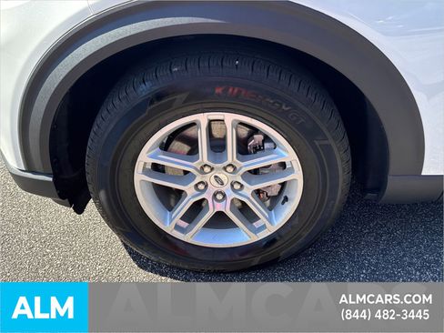 Used 2025 Ford Explorer Active image 13