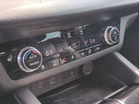 Used 2023 Mitsubishi Outlander SEL FWD image 29