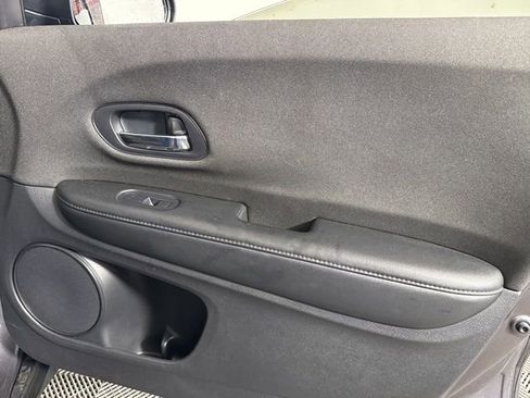 Used 2022 Honda HR-V LX image 19