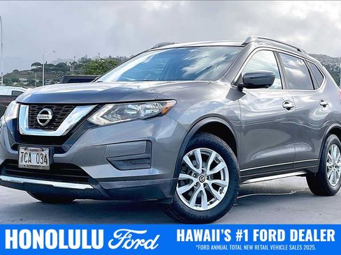 Used 2017 Nissan Rogue SV FWD image 1