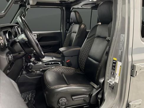 Used 2022 Jeep Gladiator Overland image 4