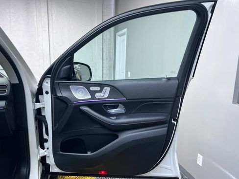 Used 2020 Mercedes-Benz GLS 450 4MATIC image 27