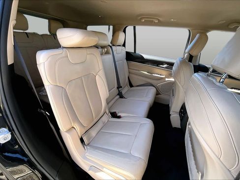 Used 2022 Jeep Grand Cherokee L Limited AWD/4WD image 20