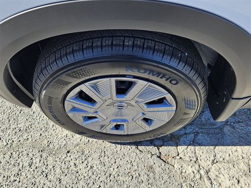 New 2026 Nissan Kicks S image 15