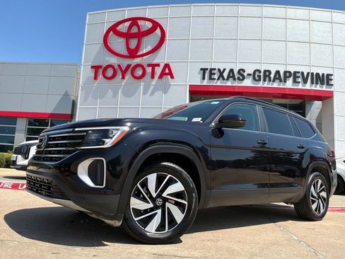 Used 2026 Volkswagen Atlas SE FWD image 2