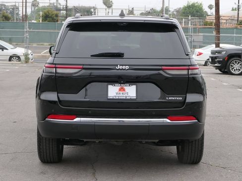 Used 2023 Jeep Grand Cherokee Limited w/ Luxury Tech Group II RWD image 5