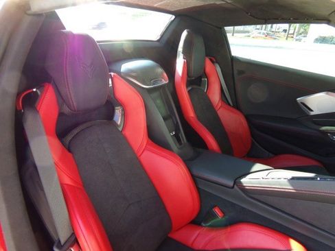 Used 2021 Chevrolet Corvette Stingray Premium Conv w/ Z51 Performance Package image 30