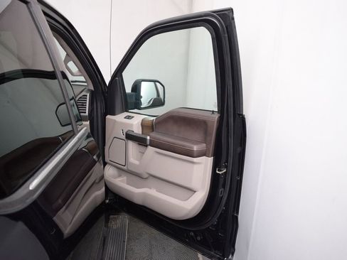 Used 2020 Ford F150 Limited w/ Trailer Tow Package image 15