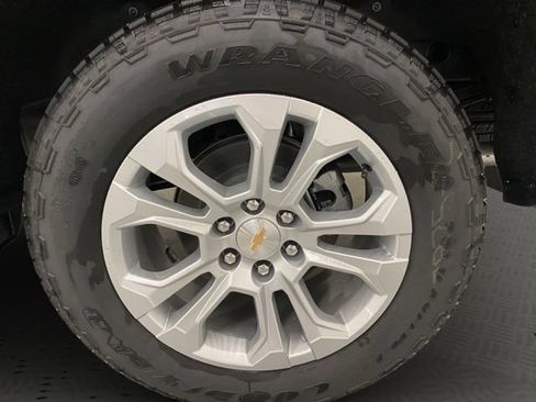 New 2026 Chevrolet Silverado 1500 LTZ w/ Technology Package AWD/4WD image 17