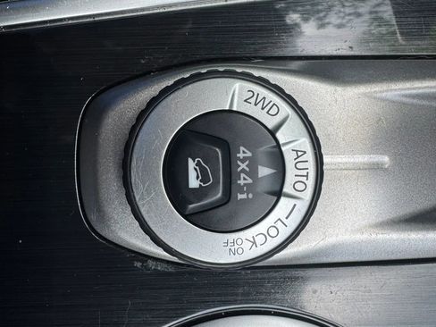 Used 2019 Nissan Pathfinder SV AWD/4WD image 20