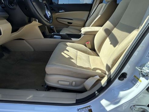 Used 2011 Honda Accord LX-P image 17