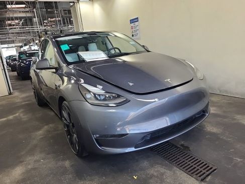 Used 2022 Tesla Model Y Performance AWD/4WD image 1