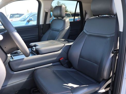 Used 2025 Ford Expedition Active image 15