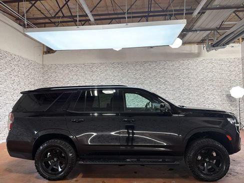 Used 2021 Chevrolet Tahoe Z71 w/ Z71 Signature Package AWD/4WD image 8