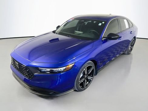 Used 2024 Honda Accord Sport image 4