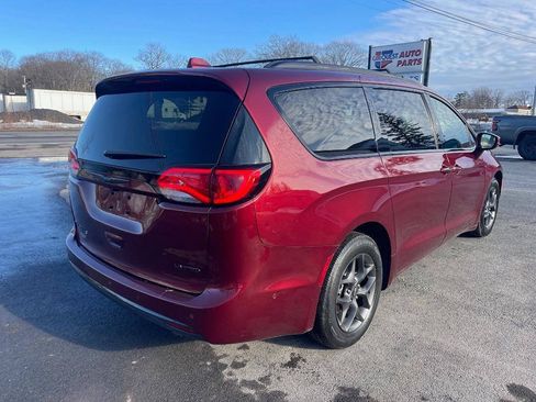 Used 2019 Chrysler Pacifica Limited w/ Advanced Safetytec Group FWD image 5