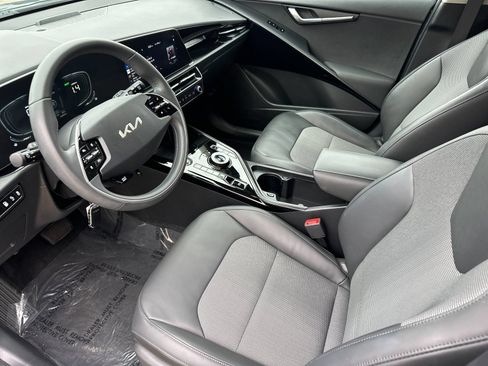 Used 2024 Kia Niro EX FWD image 10