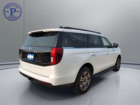 Used 2025 Ford Expedition Active AWD/4WD image 7