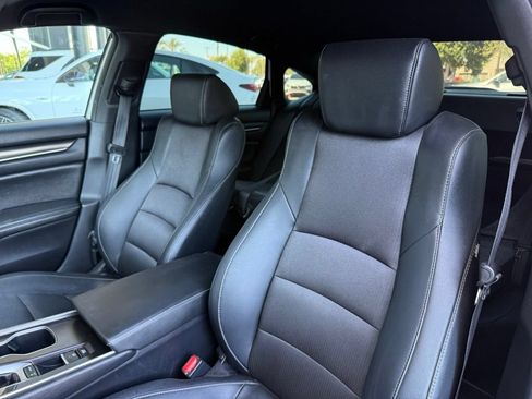 Used 2019 Honda Accord Sport image 11