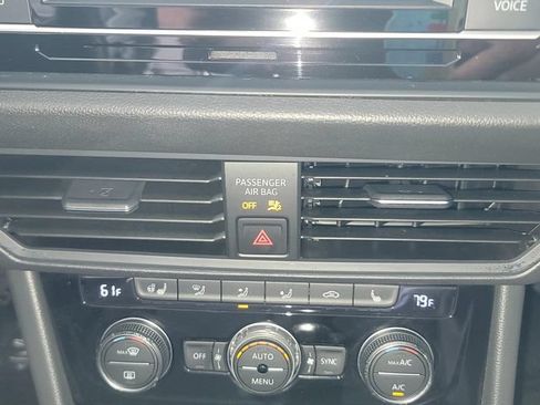 Used 2020 Volkswagen Jetta SE w/ SE Cold Weather Package FWD image 20