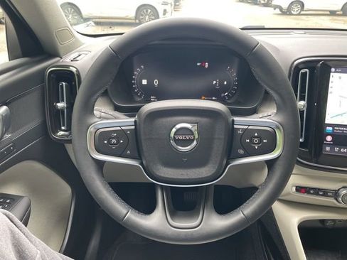 Certified 2023 Volvo XC40 B5 Plus w/ Climate Package AWD/4WD image 19