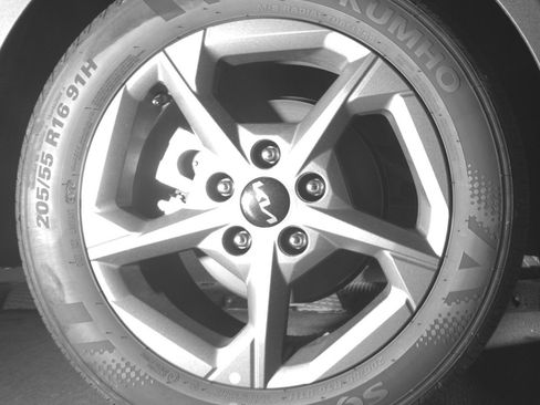 Used 2025 Kia K4 LXS image 15