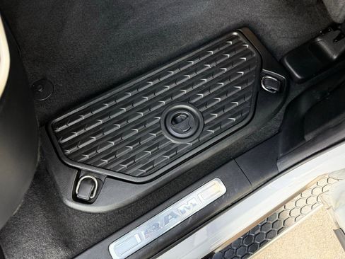 Used 2020 RAM 1500 Laramie AWD/4WD image 33