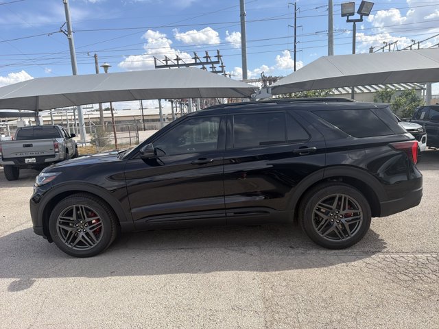 Used 2026 Ford Explorer ST AWD/4WD image 2
