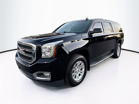 Used 2018 GMC Yukon XL SLE image 3